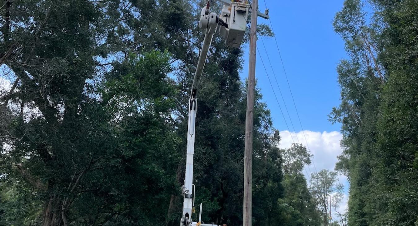 Lineworker in bucket in Alachua, Fla.