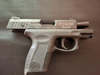 Taurus PT-135-2.jpeg